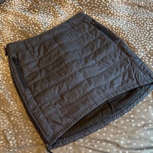 NWOT Skhoop Dark Gray Quilted Snow Skirt